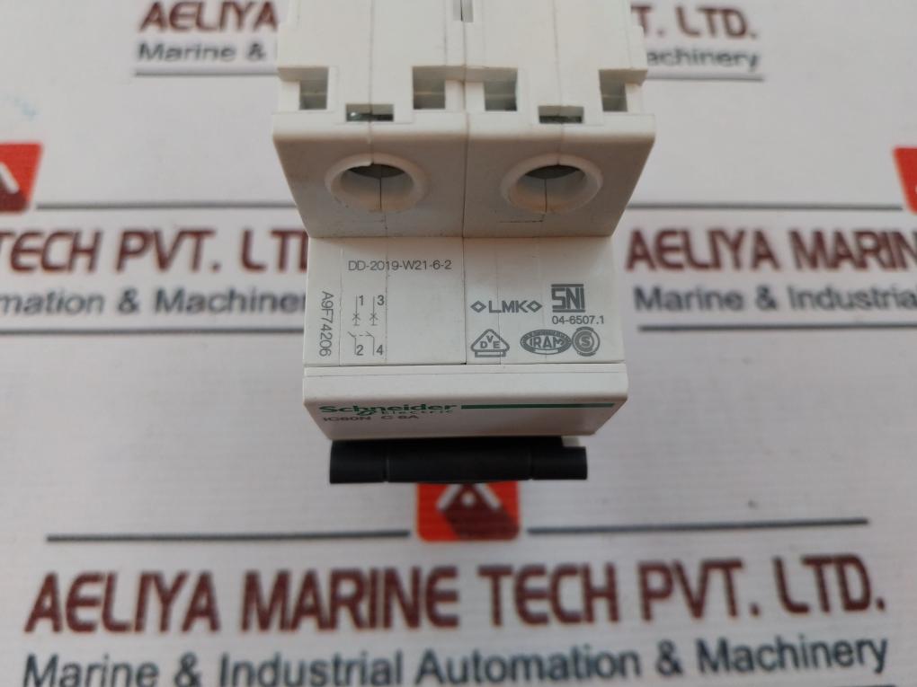 Schneider Electric A9F74206 Miniature Circuit Breaker 400V 6000A 50/60Hz