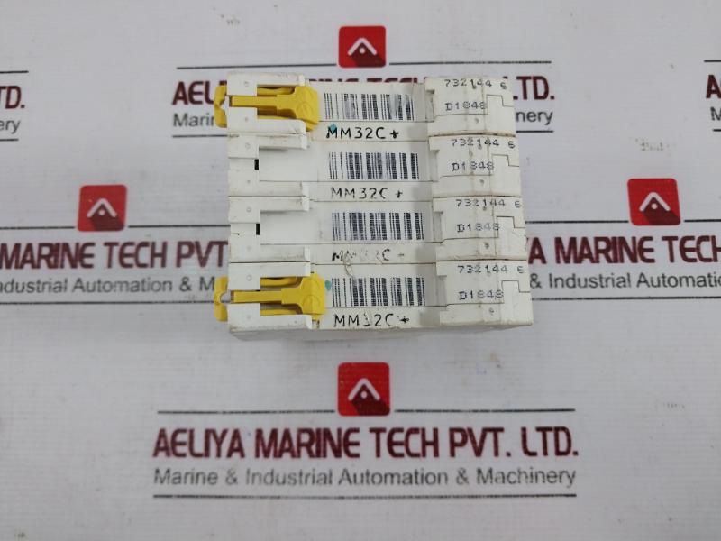 Schneider Electric A9Kf71432 4 Pole White Miniature Circuit Breaker K60H C 32A