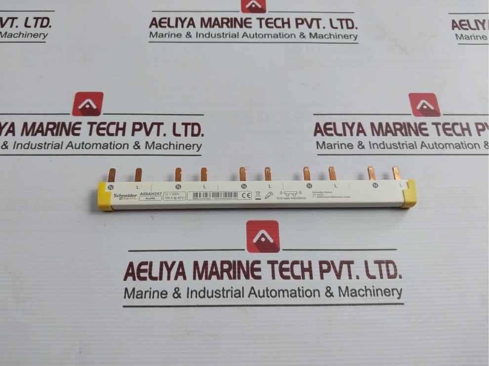 Schneider Electric A9Xah257 Comb Busbar 100 A 500V Ui