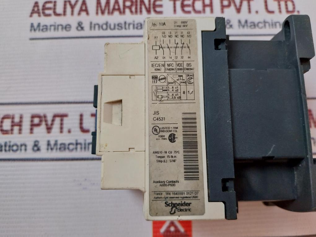 Schneider Electric Cad 32 Control Relay