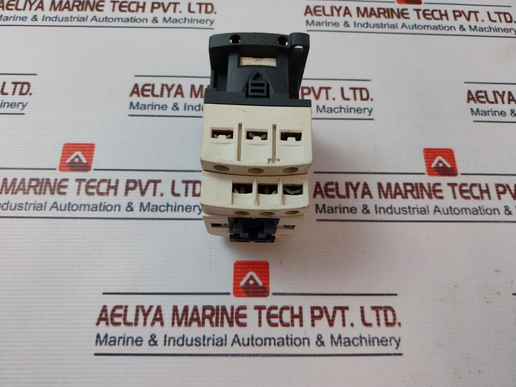 Schneider Electric Cad 32 Control Relay