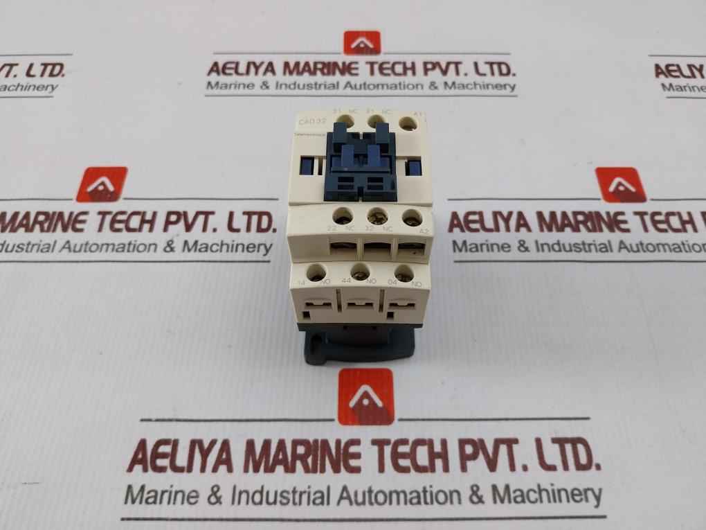 Schneider Electric Cad 32 Control Relay
