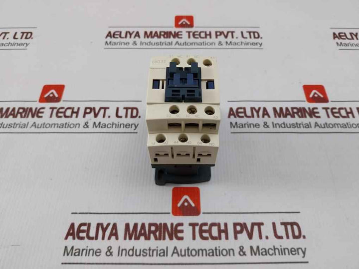 Schneider Electric Cad 32 Control Relay
