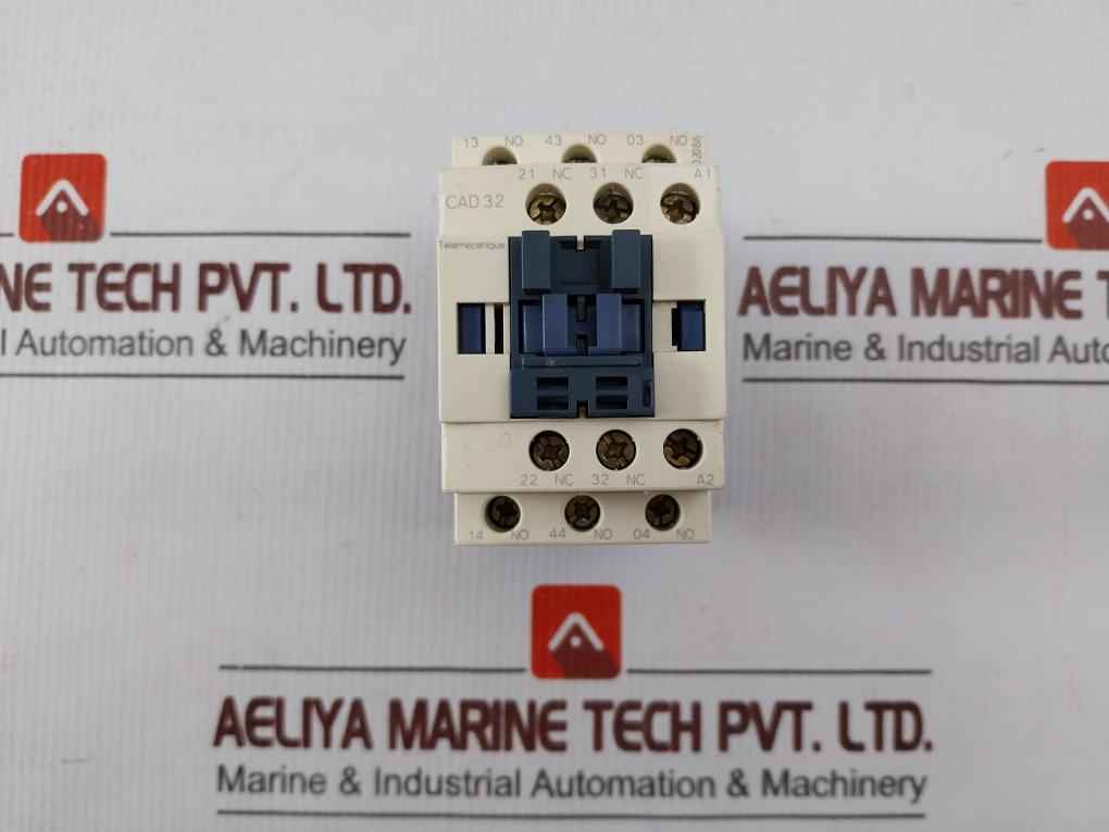 Schneider Electric Cad 32 Control Relay