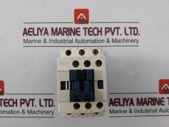 Schneider Electric Cad 32 Control Relay