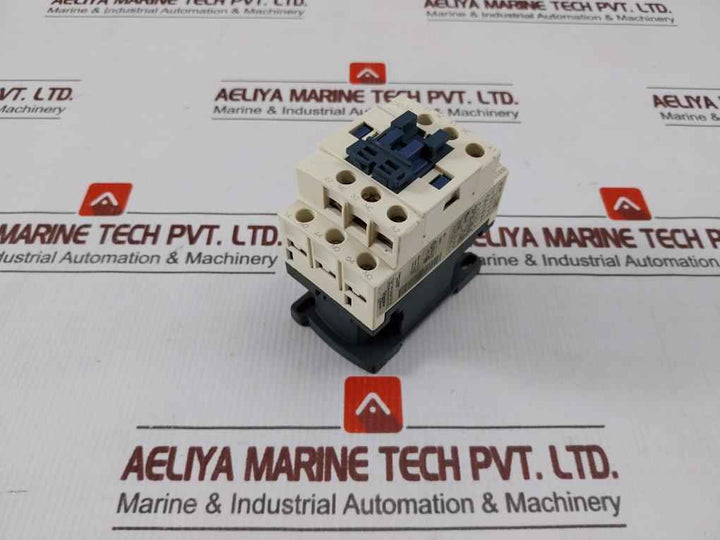 Schneider Electric Cad 32 Control Relay