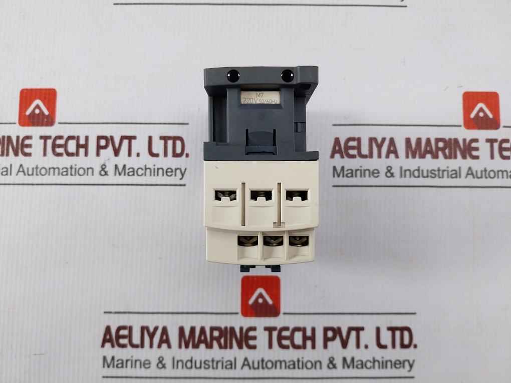 Schneider Electric Cad 32 Control Relay
