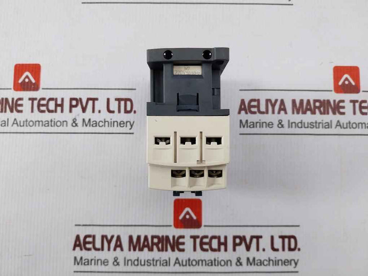 Schneider Electric Cad 32 Control Relay