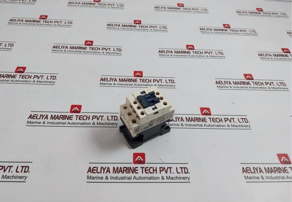 Schneider Electric Cad 32 Control Relay W/ Contactor Jis C4531 110V 50/60Hz