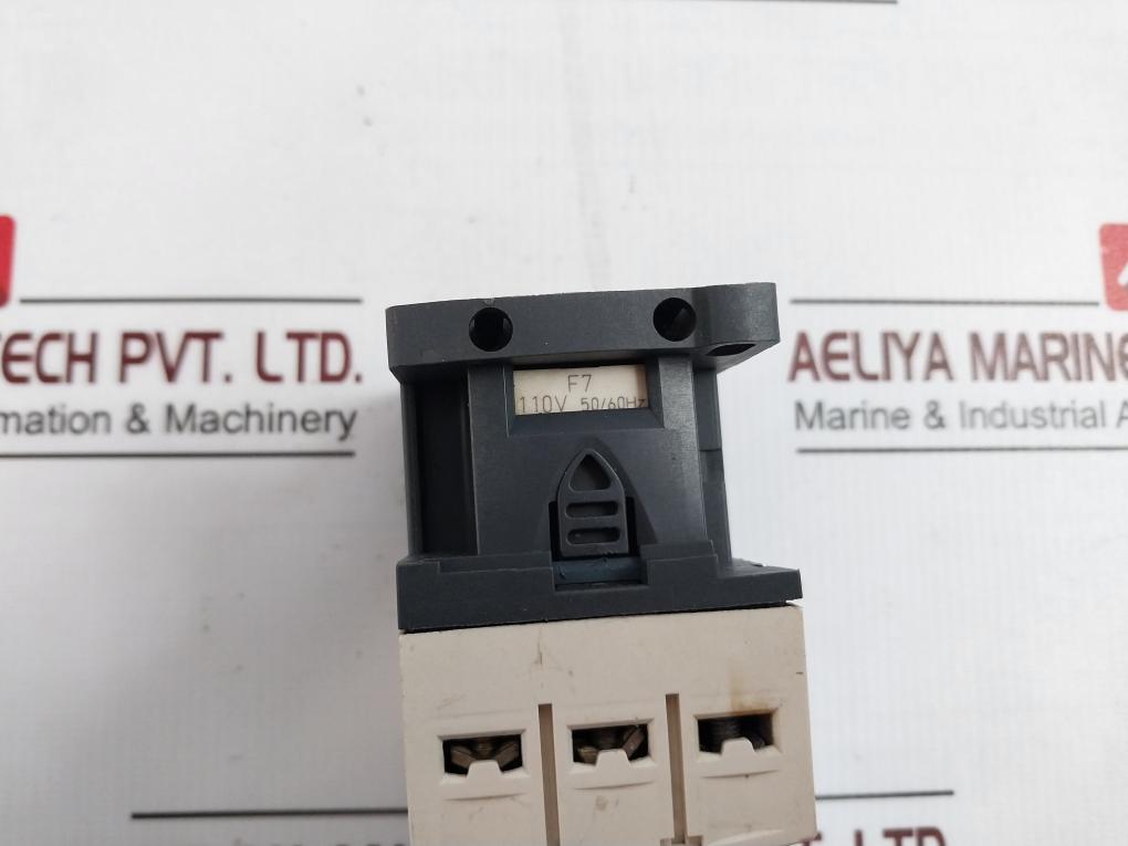 Schneider Electric Cad 32 Control Relay W/ Contactor Jis C4531 110V 50/60Hz