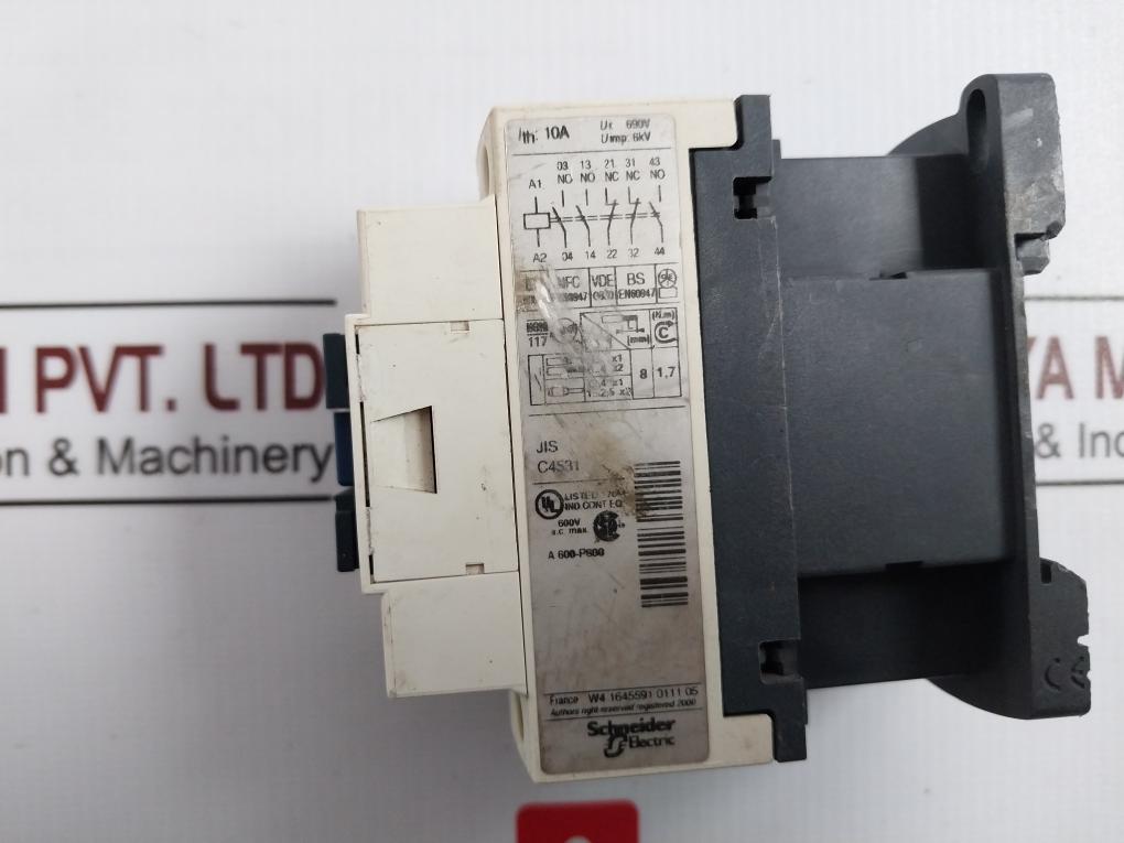 Schneider Electric Cad 32 Control Relay W/ Contactor Jis C4531 110V 50/60Hz