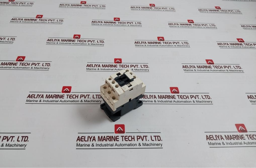 Schneider Electric Cad32 Control Relay W/ Contactor Jis C8201-5-1 48V 50/60Hz