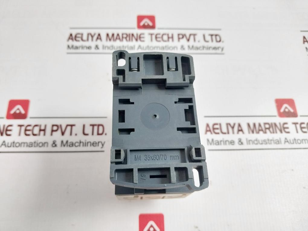 Schneider Electric Cad32 Control Relay W/ Contactor Jis C8201-5-1 48V 50/60Hz