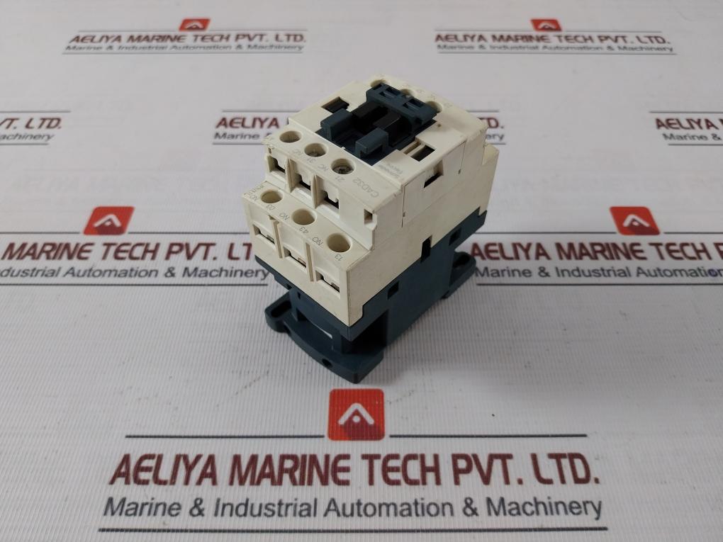Schneider Electric Cad32 Tesys D Control Relay W/ Contactor C8201-5-1 A600-p600