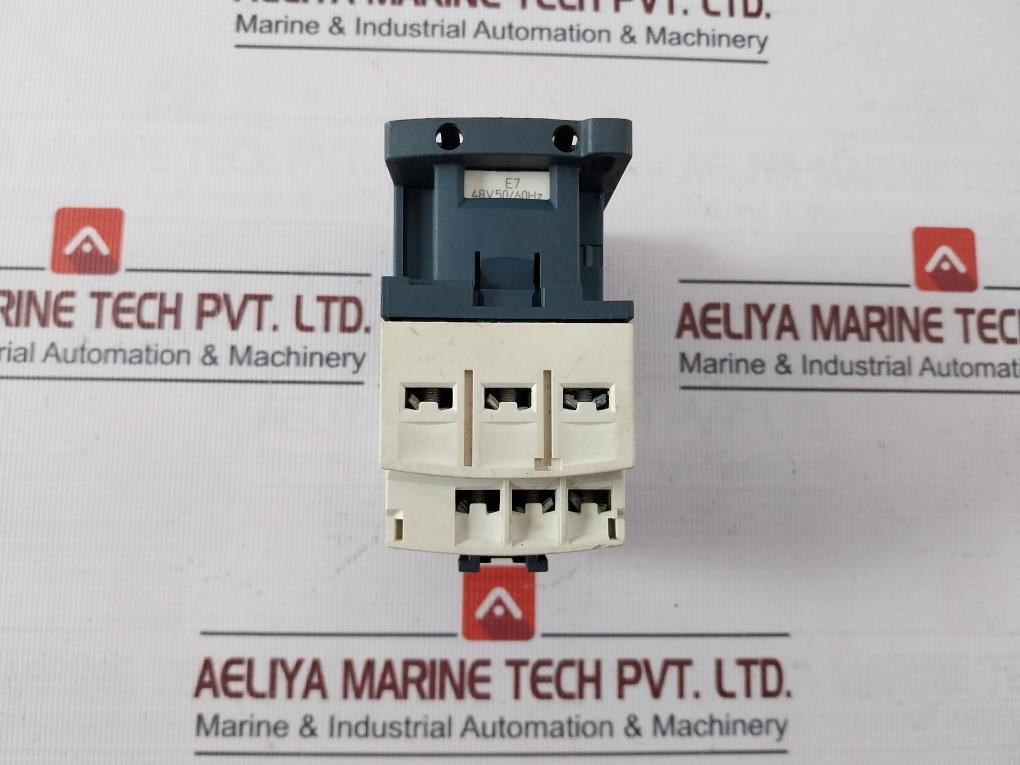 Schneider Electric Cad32 Tesys D Control Relay W/ Contactor C8201-5-1 A600-p600