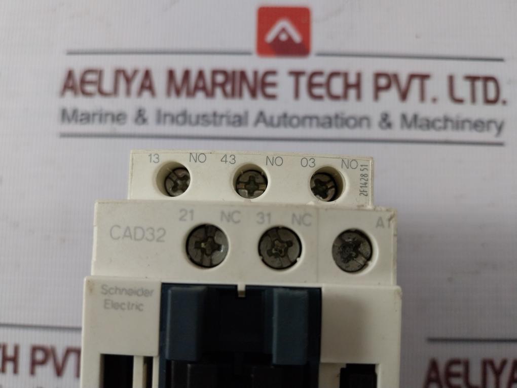Schneider Electric Cad32 Tesys D Control Relay W/ Contactor C8201-5-1 A600-p600