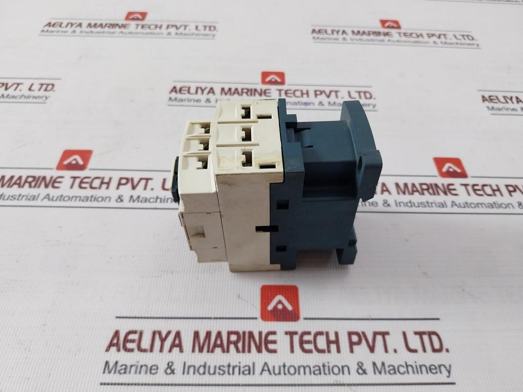 Schneider Electric Cad32 Tesys D Control Relay W/ Contactor Jis C 8201-5-1 A0132