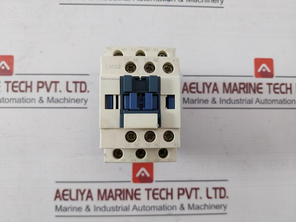Schneider Electric Cad32 Tesys D Control Relay W/ Contactor Jis C 8201-5-1 A0132
