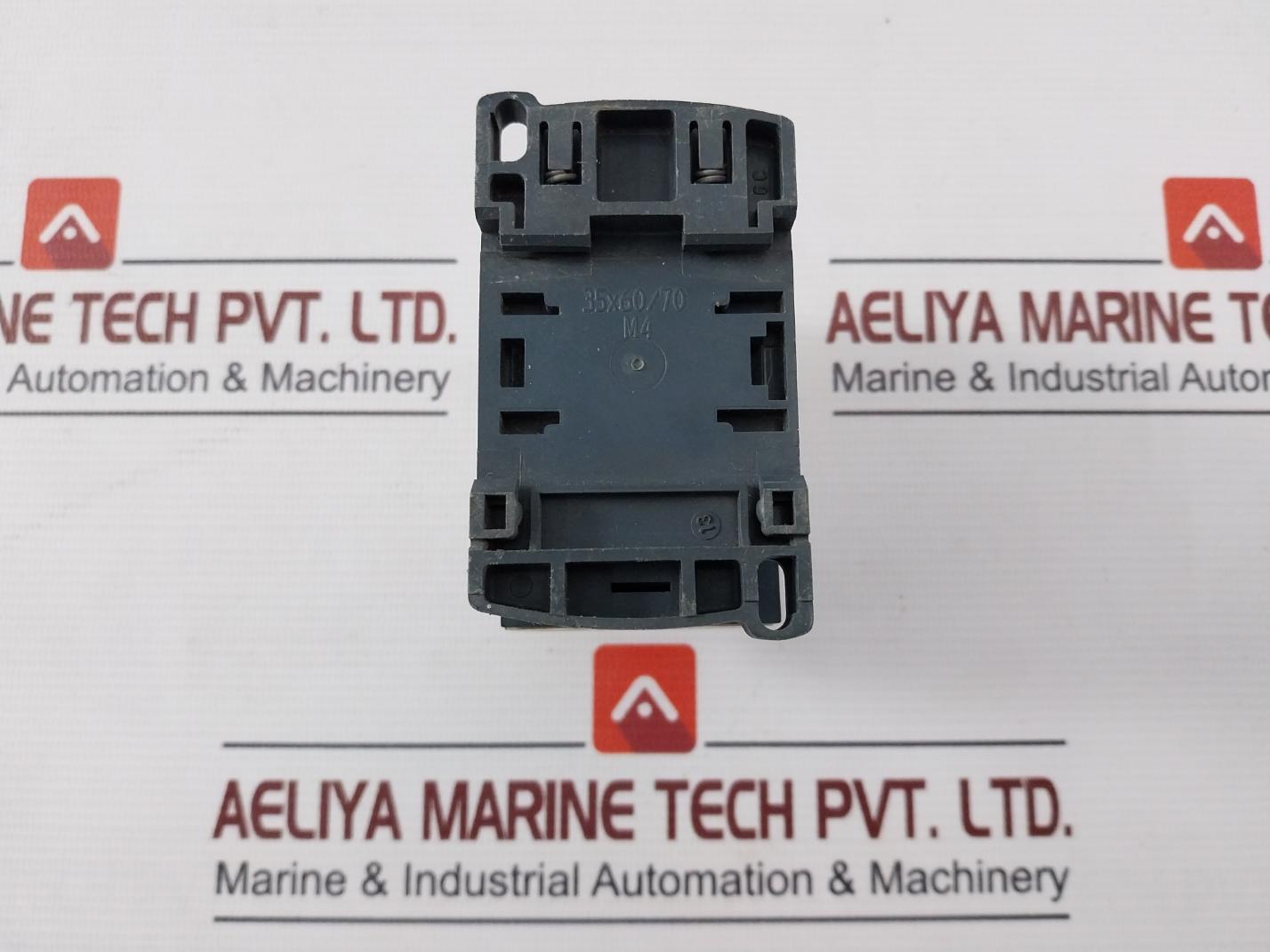 Schneider Electric Cad50 Control Relay 600V A.C.Max 10A 48V 50/60Hz