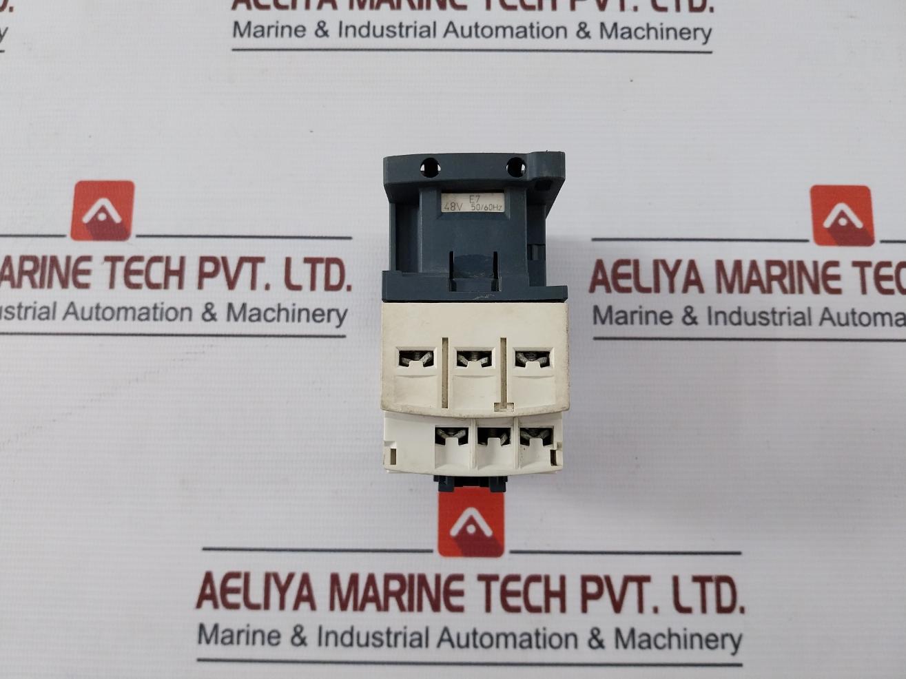 Schneider Electric Cad50 Control Relay 600V A.C.Max 10A 48V 50/60Hz