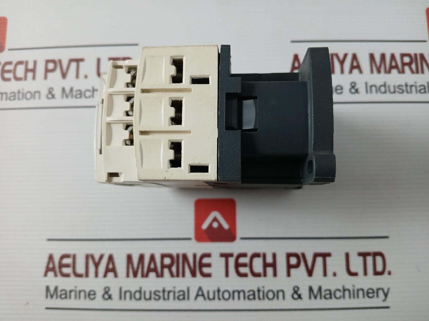 Schneider Electric Cad50 Control Relay Jis C8201-5-1 10A 230V 50/60Hz Awg 10-18
