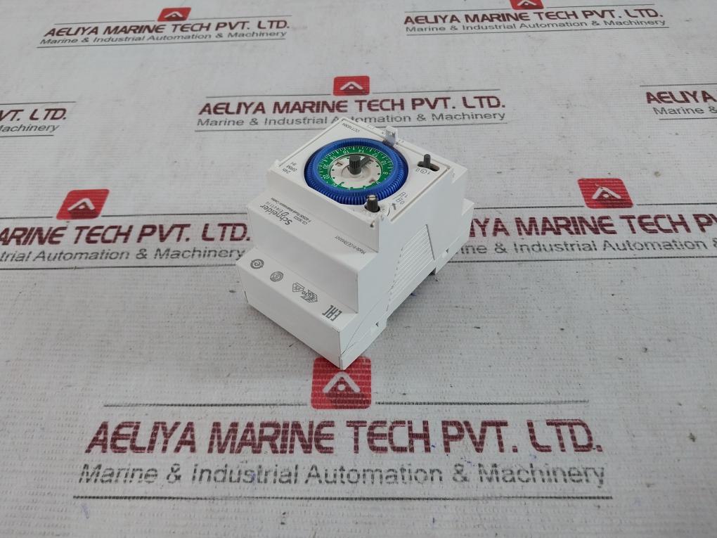 Schneider Electric Cct16364 24H Mechanical Time Switch 230V 50Hz 1610855