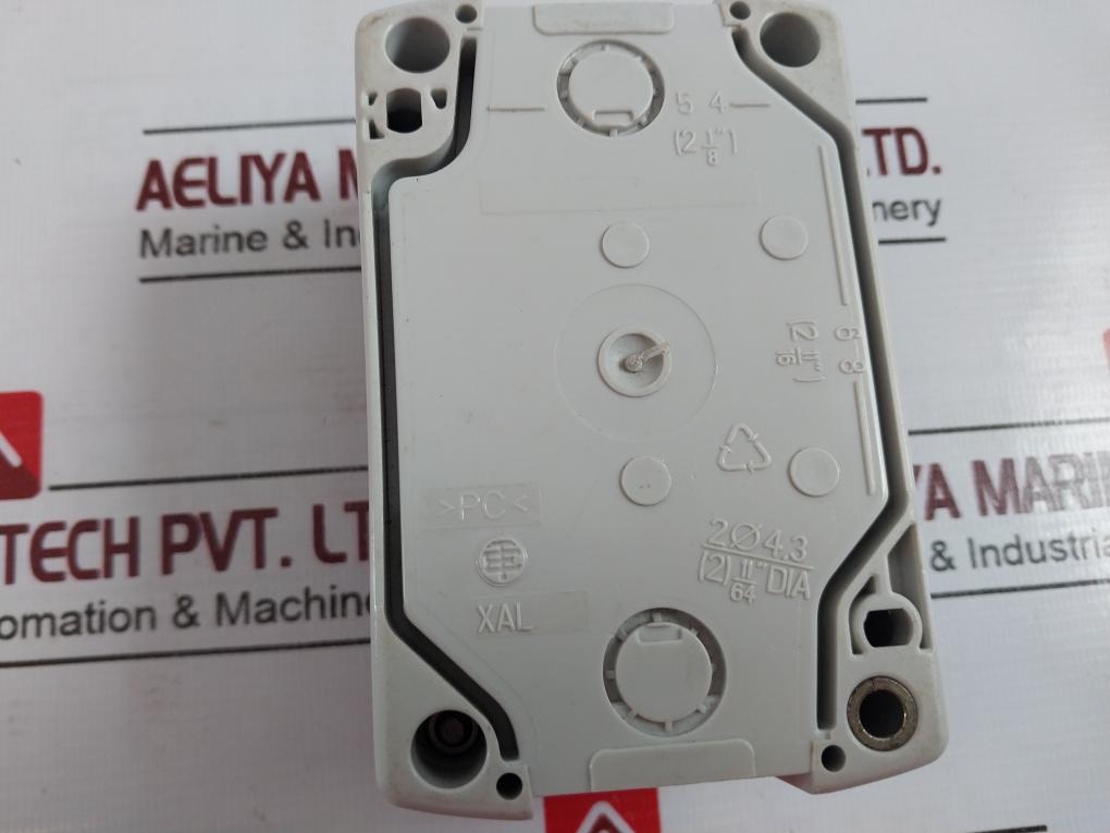 Schneider Electric Cm 12 2-hole Push Button Enclosure Plastic Box Iso 20