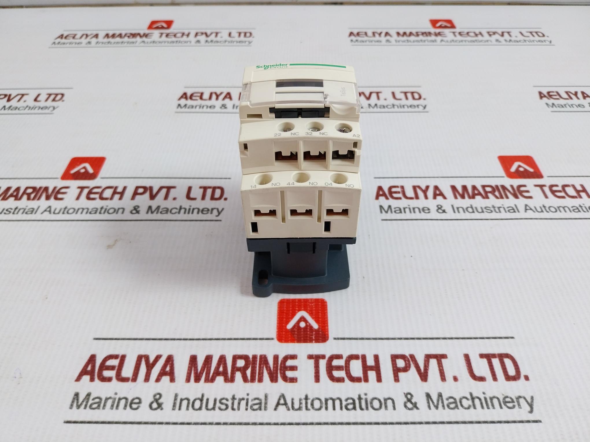 Schneider Electric Control Relay 690V /10A Cad32P7
