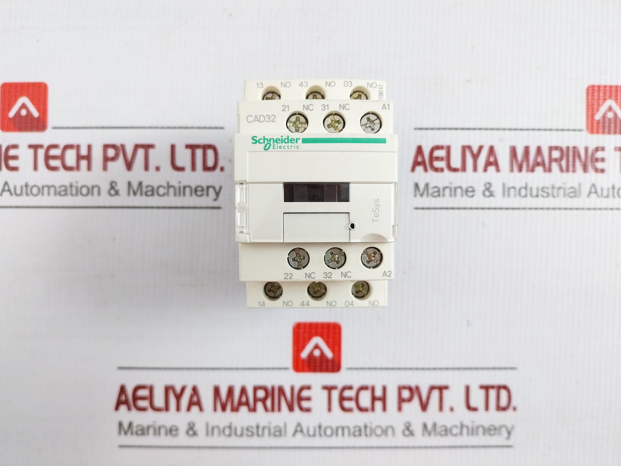 Schneider Electric Control Relay 690V /10A Cad32P7