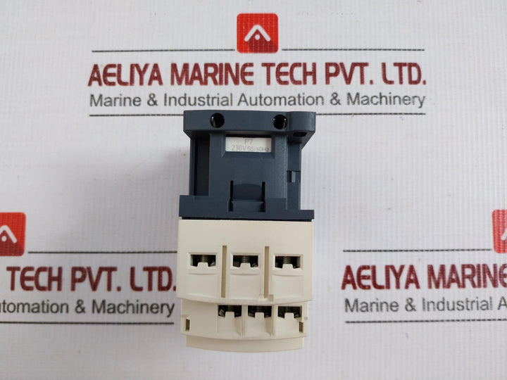 Schneider Electric Control Relay 690V /10A Cad32P7