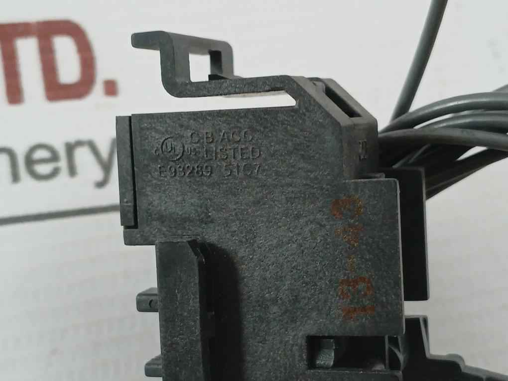 Schneider Electric Ezeax Auxiliary Contact For Easypact Ezc250-ezd250
