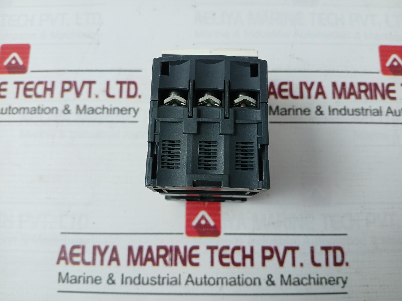 Schneider Electric Gv2Me08 Motor Circuit Breaker 75C 50/60 Hz 2.5-4A