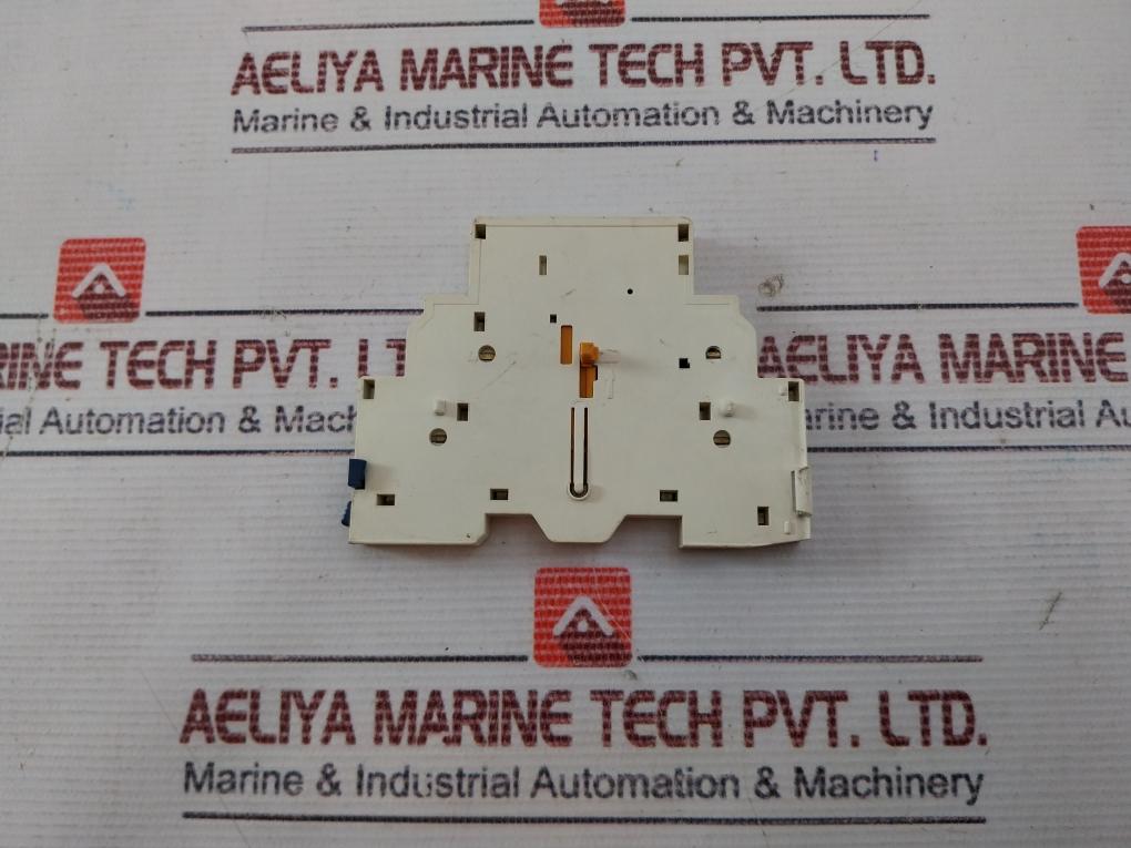 Lot Of 2X Schneider Electric Gvan11 Auxiliary Contact Block