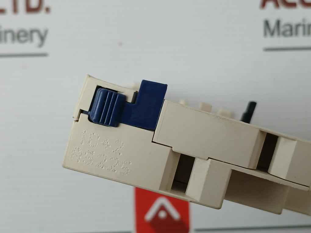Schneider Electric Gvas225 Voltage Trip Module Uc-220-240V 50Hz