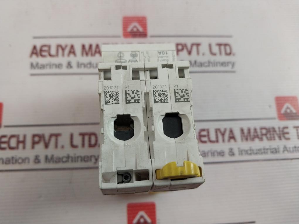 Schneider Electric Ic60A C 10A Miniature Circuit-breaker 400V~ 50/60Hz