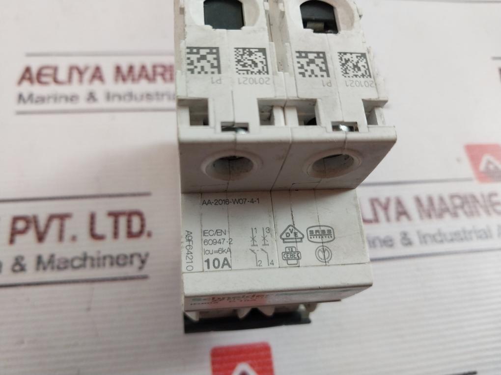 Schneider Electric Ic60A C 10A Miniature Circuit-breaker 400V~ 50/60Hz