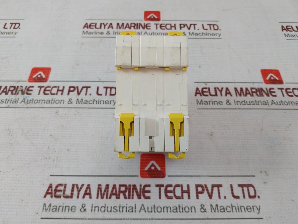 Schneider Electric Ic60H C 63A Miniature Circuit Breaker A9F89363 400V 50/60Hz