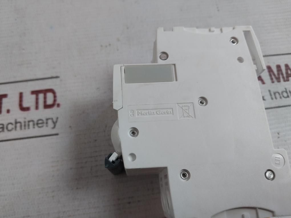 Schneider Electric Ic60N D 4A Miniature Circuit Breaker 6000A 50/60Hz 6Kv 500V