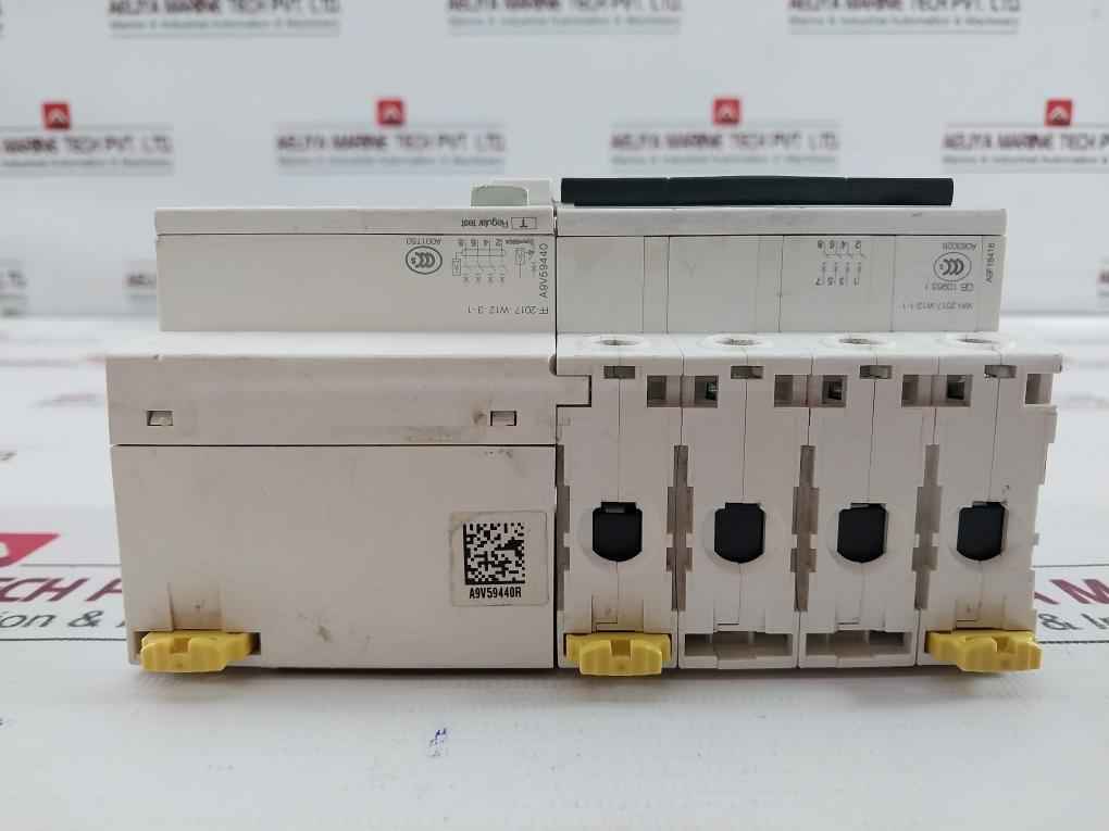 Schneider Electric Ic65N Circuit Breaker 400V 6Kv 30C