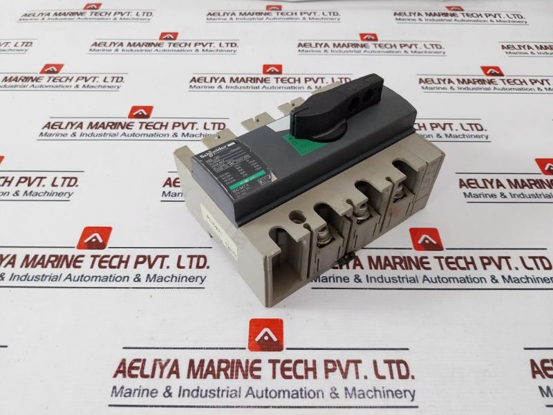 Schneider Electric INS125 Switch Disconnector + Black Rotary Handle 750v