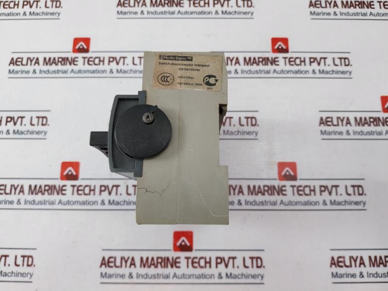 Schneider Electric INS125 Switch Disconnector + Black Rotary Handle 750v