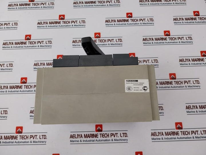 SCHNEIDER ELECTRIC INS 630 Switch-Disconnect 4P 630A 750V AC 50/60Hz