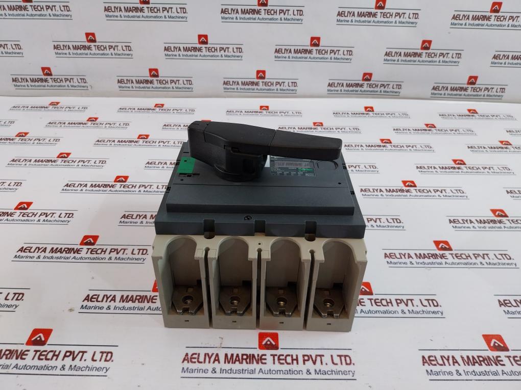 Schneider Electric Ins 630, 4P Switch Disconnector With Black Rotary Handle 750V