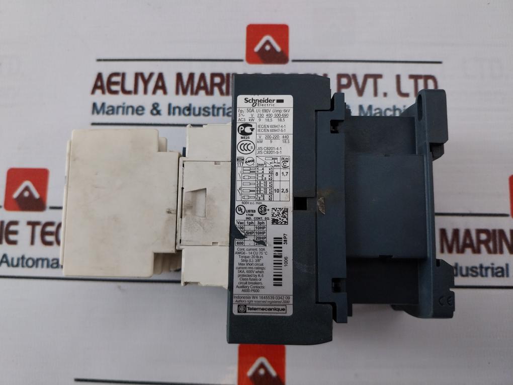 Schneider Electric Ladn22/ Lc1 D38 Auxiliary Contact Block With Contactor