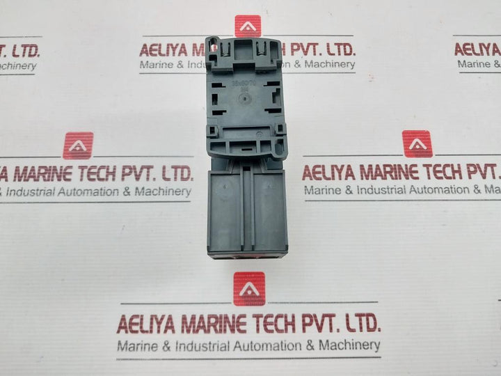 Schneider Electric Tesys D Contactor With Lrd 06 Overload Relay Lc1D09
