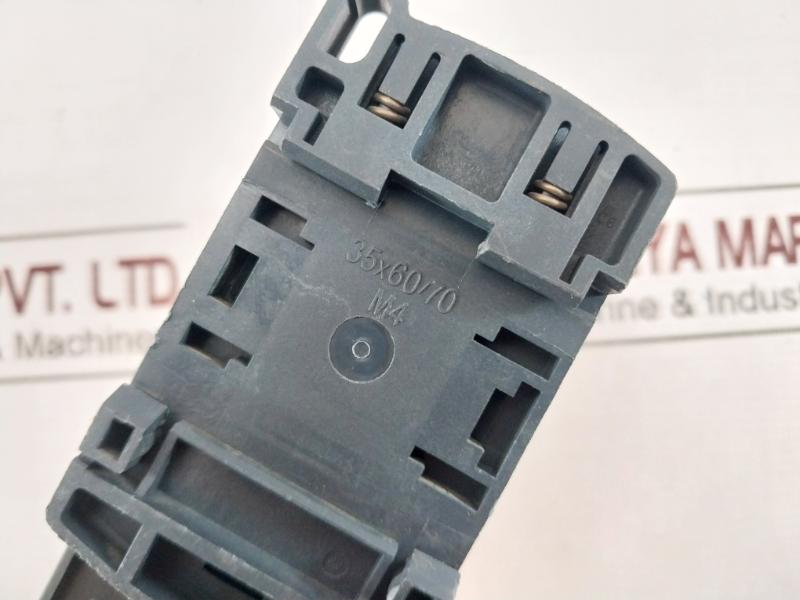 Schneider Electric Lc1D09 Contactor Ac3 9A 25A 6Kv 690V 00910 M700 10A