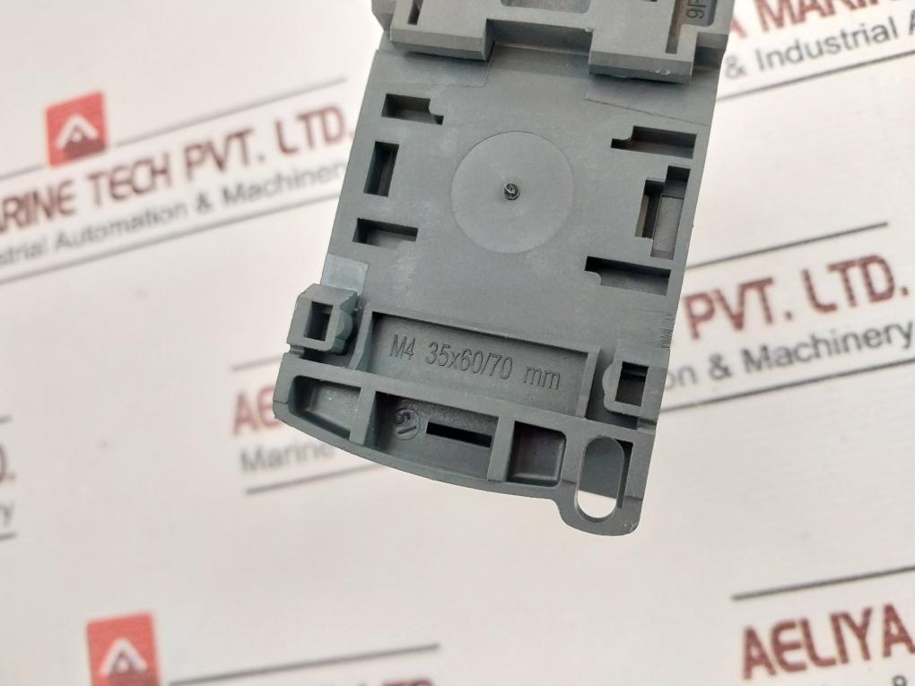 Schneider Electric Lc1D12 Contactor 690V 50/60Hz 13A