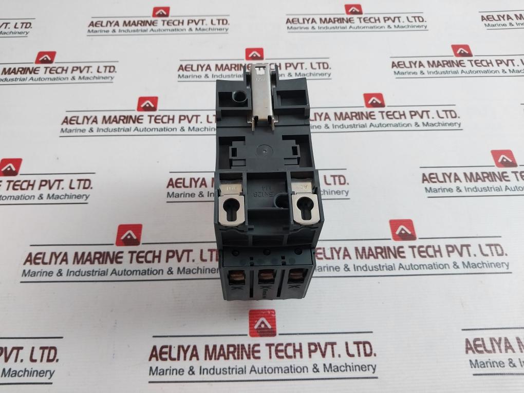 Schneider Electric Lc1D40Ar7 3 Pole Contactor 440V 50/60Hz