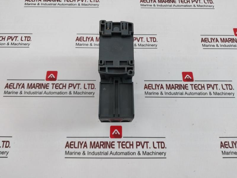 Schneider Electric Lc1d12bdc 3-pole Contactor Thermal Overload Relay Lrd05c