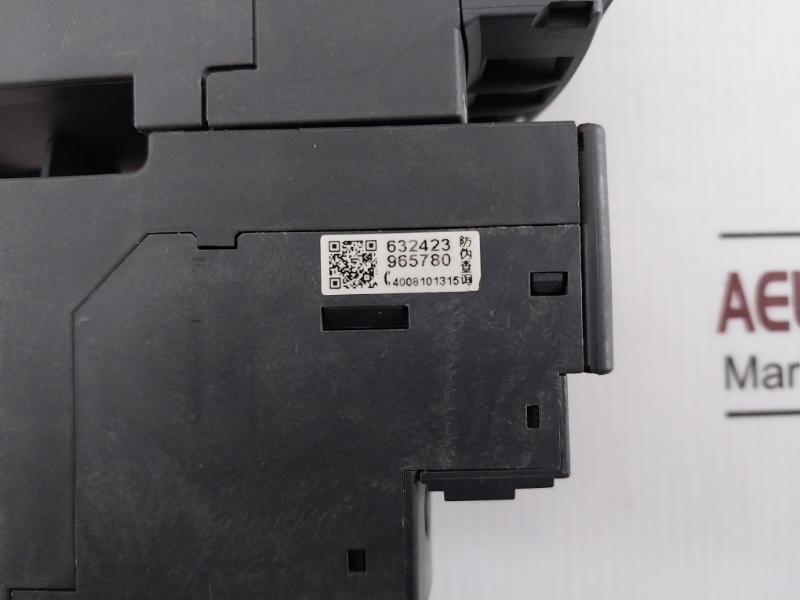 Schneider Electric Lc1d12bdc 3-pole Contactor Thermal Overload Relay Lrd05c